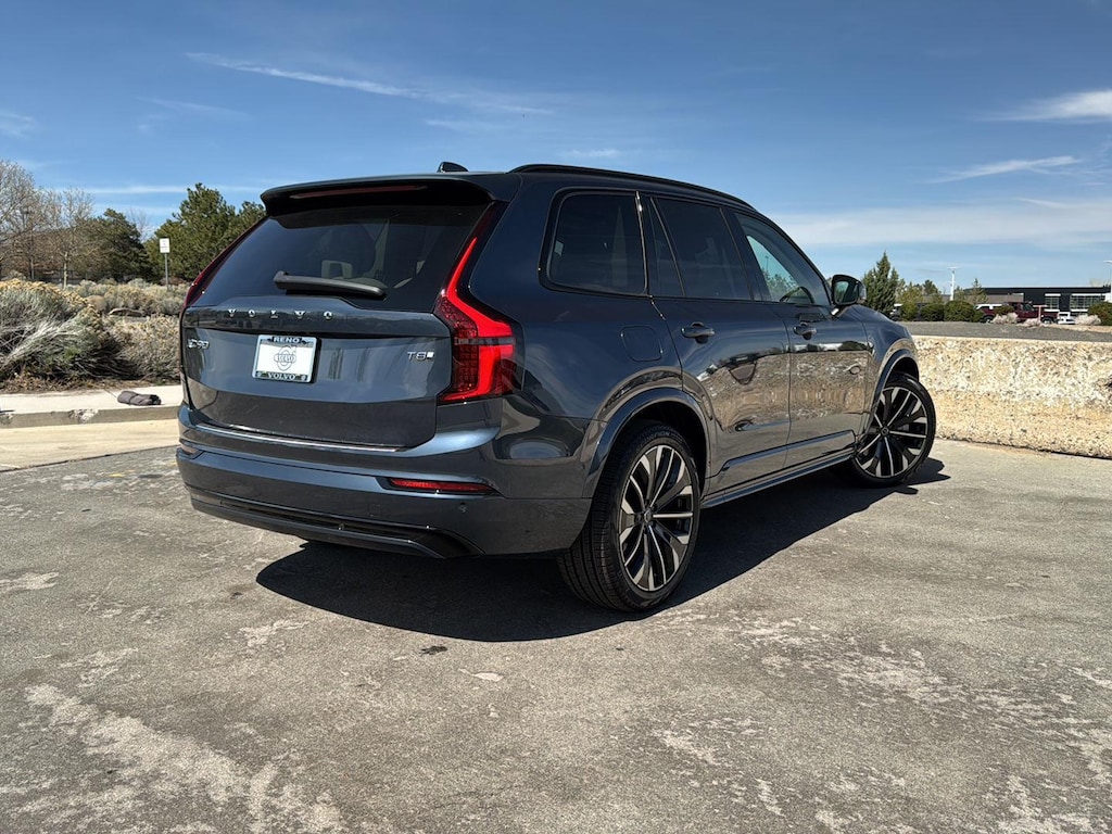 New 2026 Volvo XC90 plug-in hybrid T8 Ultra Dark Theme 7-Seater SUV