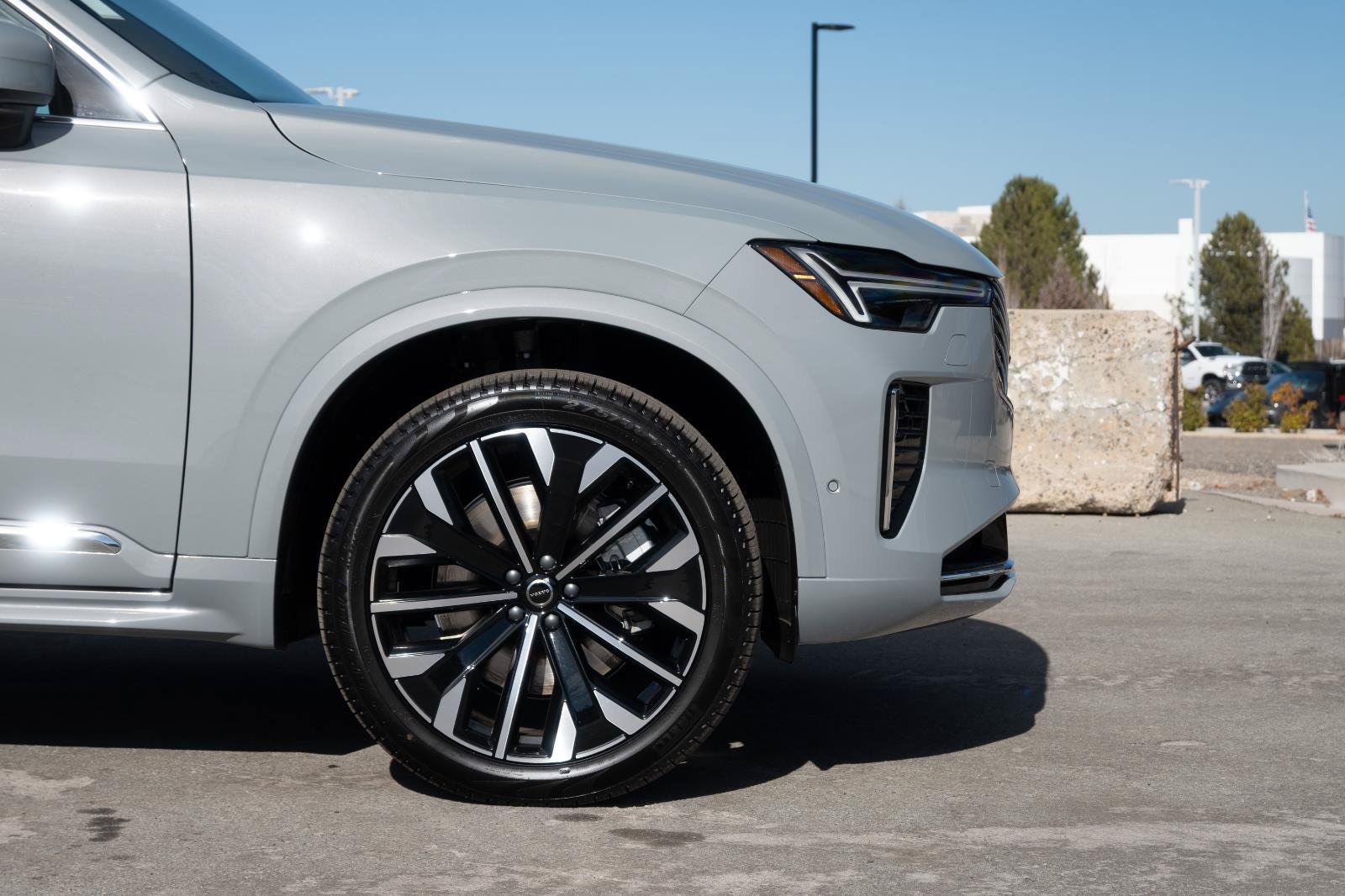 2026 Volvo XC90 Plus - Photo 9