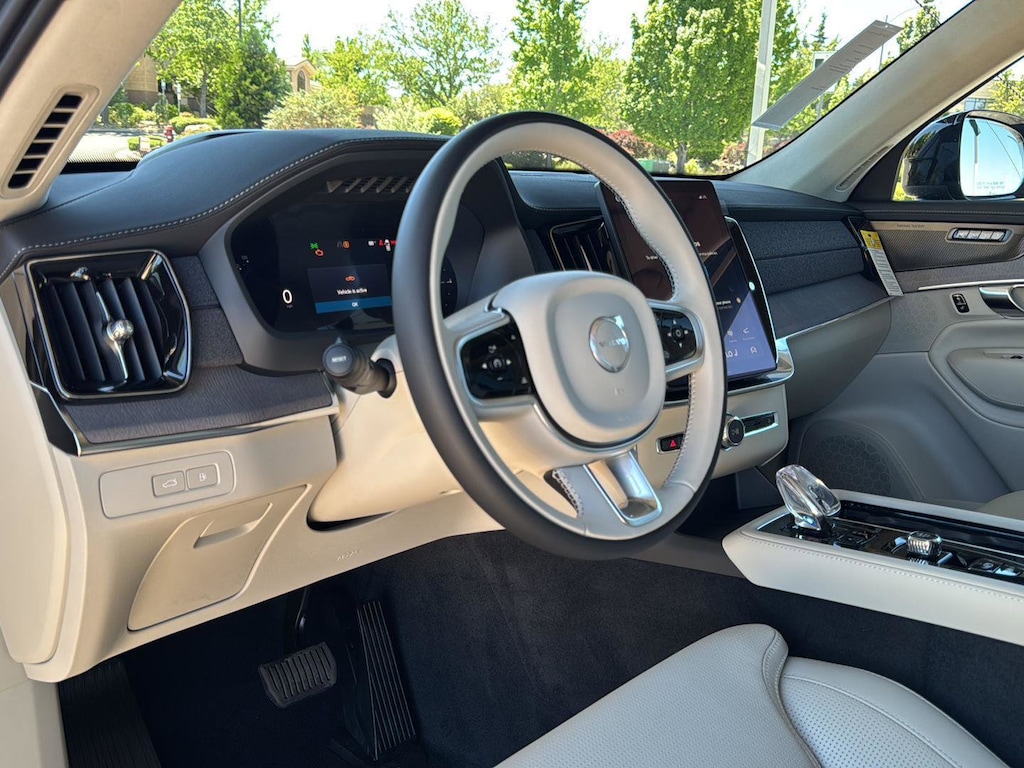 New 2026 Volvo XC90 plug-in hybrid T8 Ultra Dark Theme 7-Seater SUV