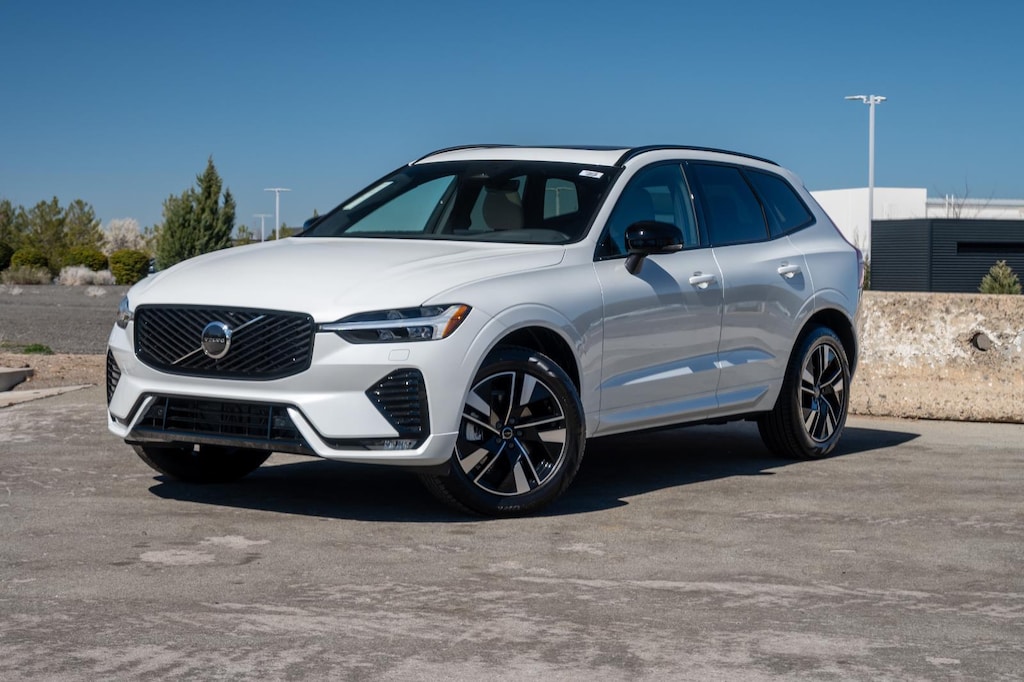 New 2026 Volvo XC60 B5 Core SUV