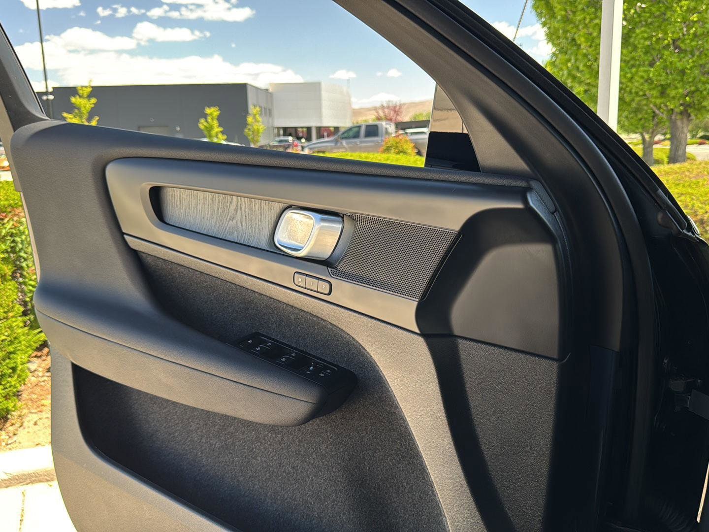 2026 Volvo XC40 Plus - Photo 12