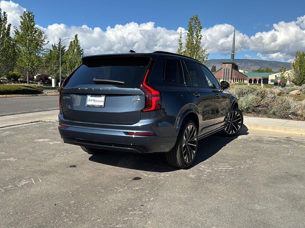 New 2026 Volvo XC90 plug-in hybrid T8 Ultra Dark Theme 7-Seater SUV