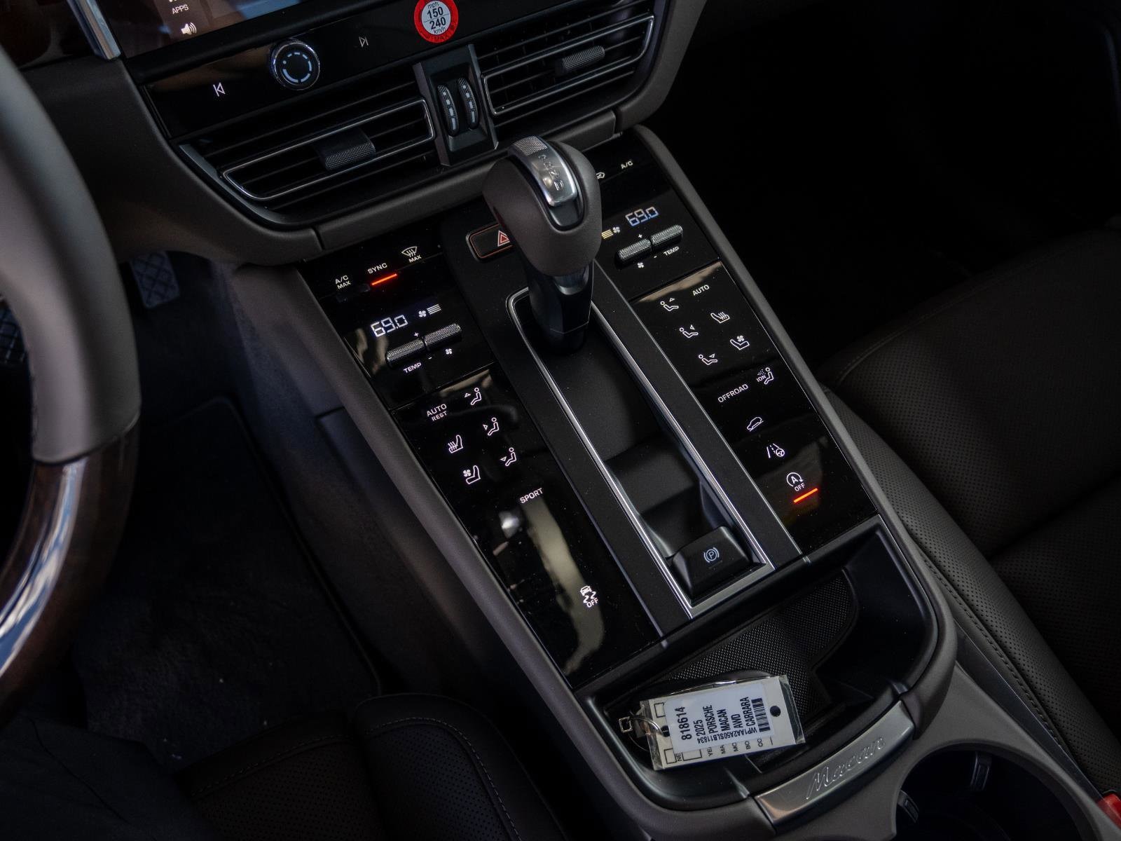 2025 Porsche Macan Base - Photo 27