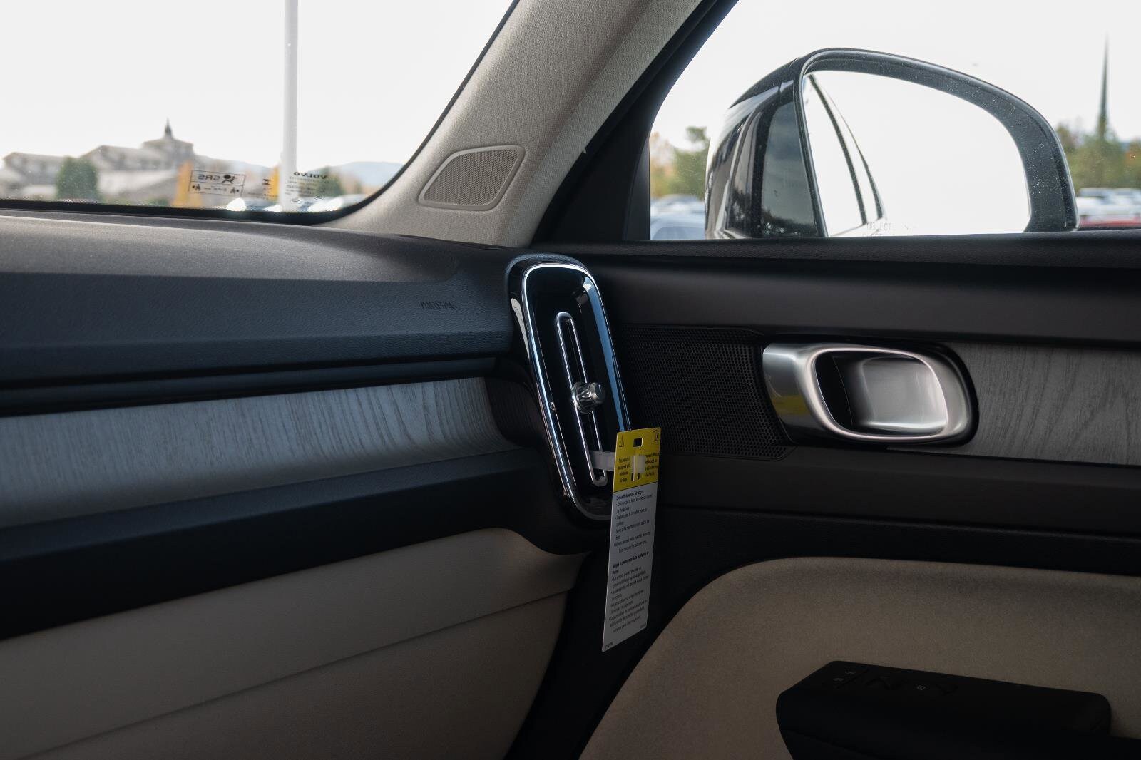 2026 Volvo XC40 Plus - Photo 26