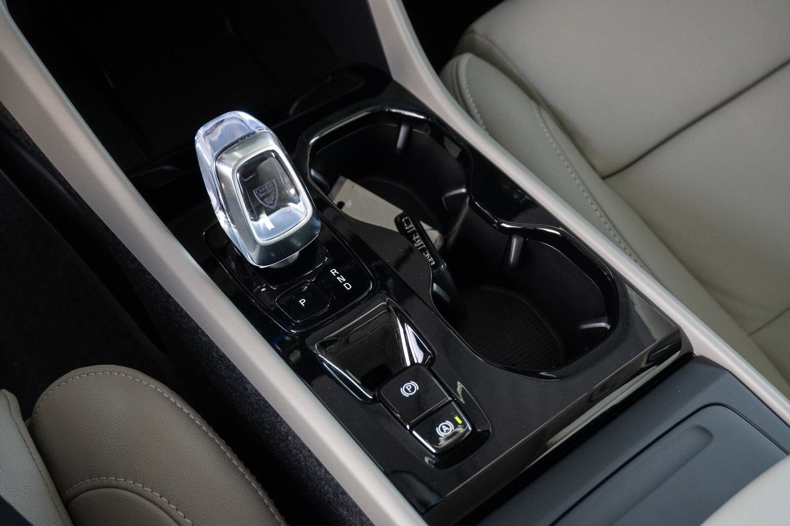 2026 Volvo XC40 Plus - Photo 22