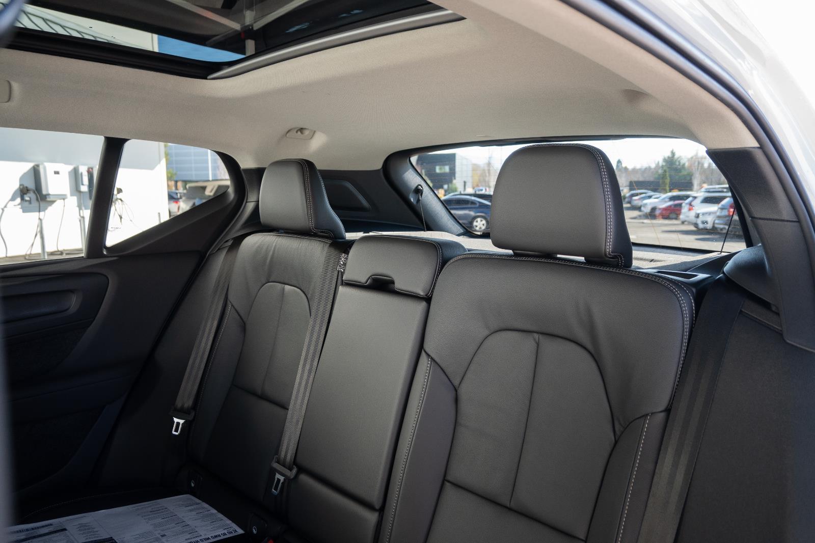 2026 Volvo XC40 Plus - Photo 14