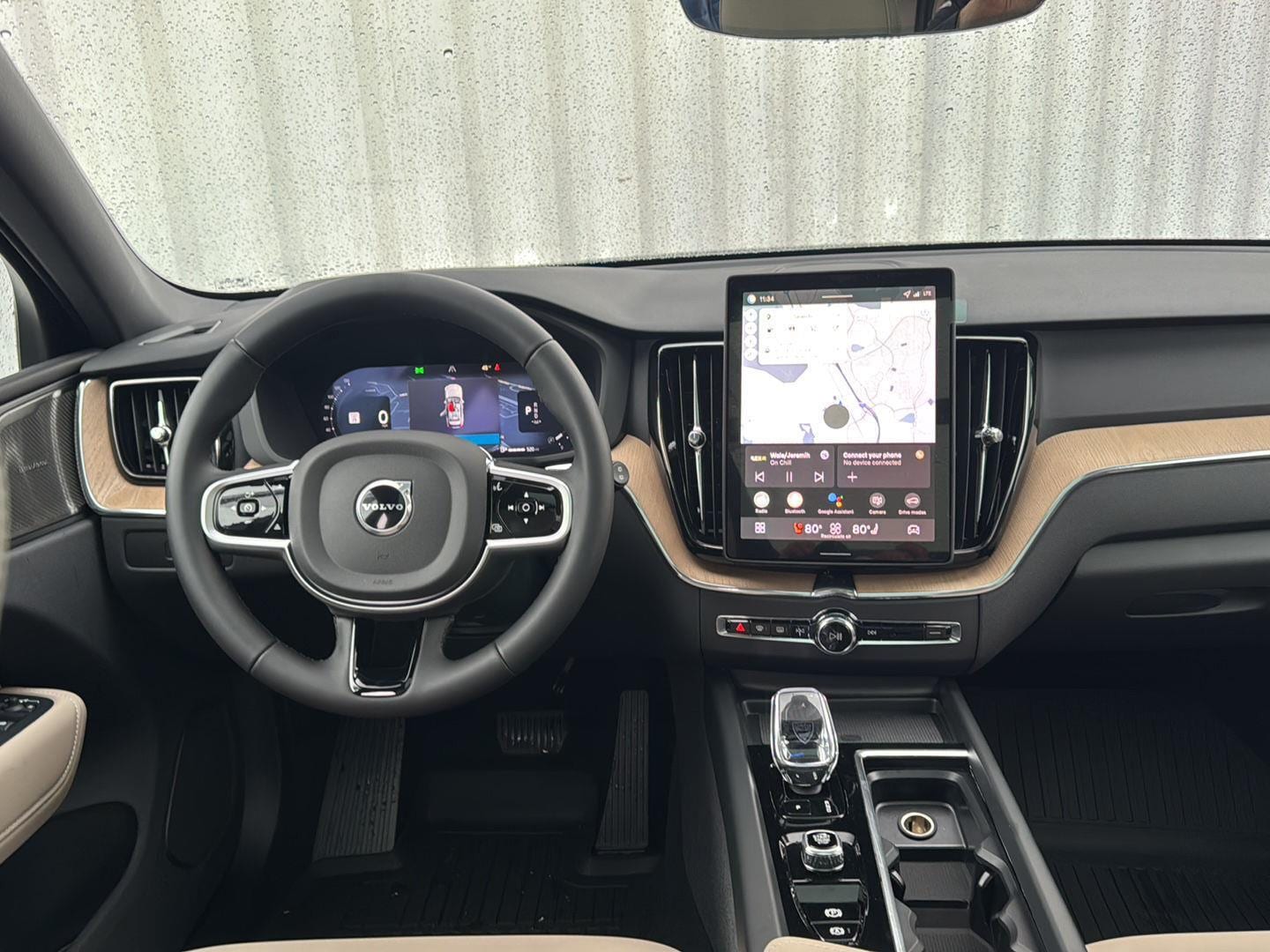 2026 Volvo XC60 Plus - Photo 23
