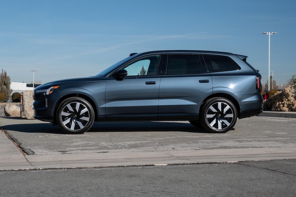 New 2025 Volvo EX90 Twin Motor Plus 6-Seater SUV