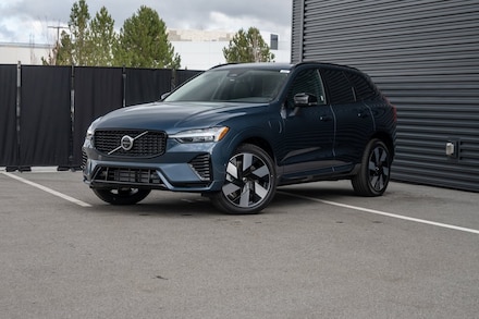 2025 Volvo XC60 plug-in hybrid T8 Plus SUV