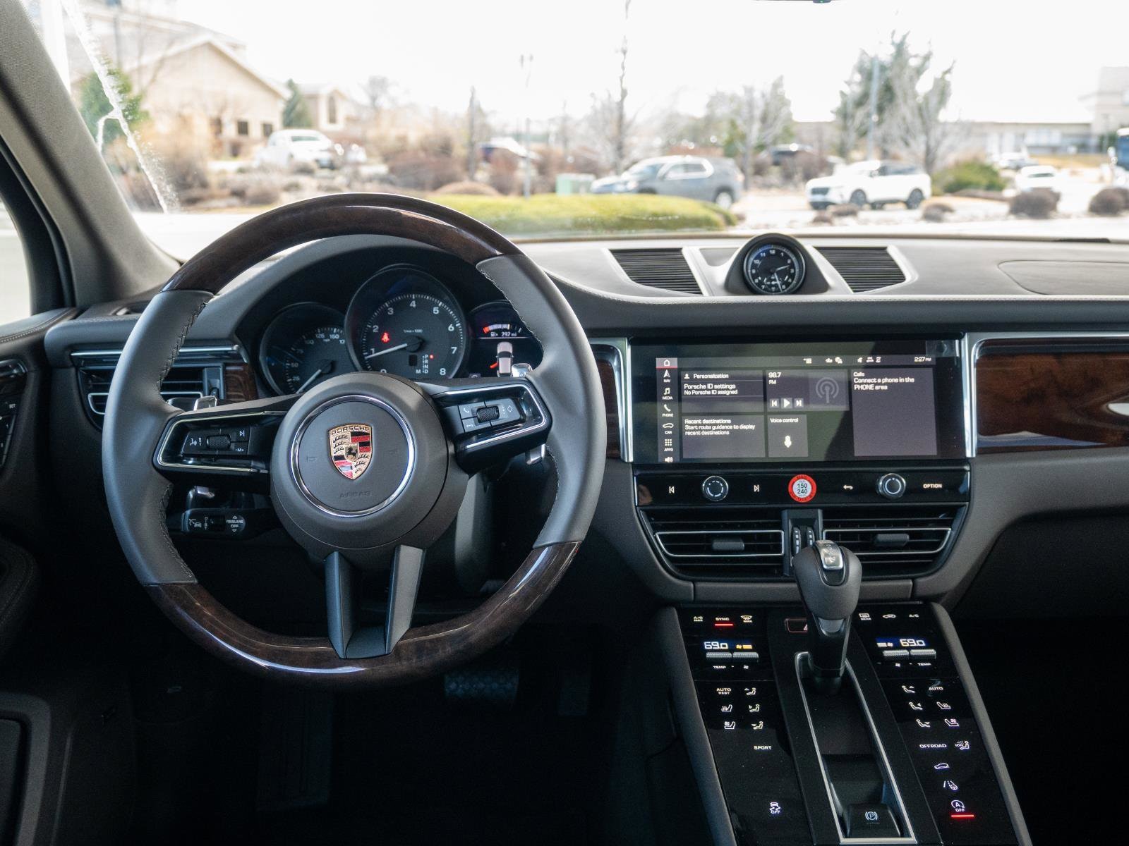2025 Porsche Macan Base - Photo 39