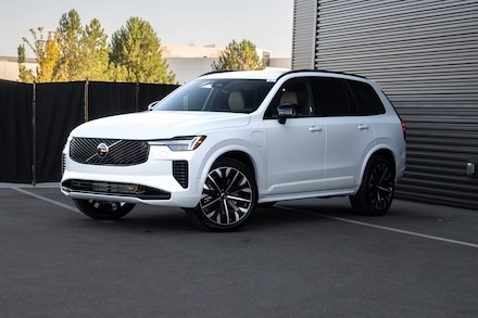 2026 Volvo XC90 plug-in hybrid T8 Ultra Dark Theme 7-Seater SUV