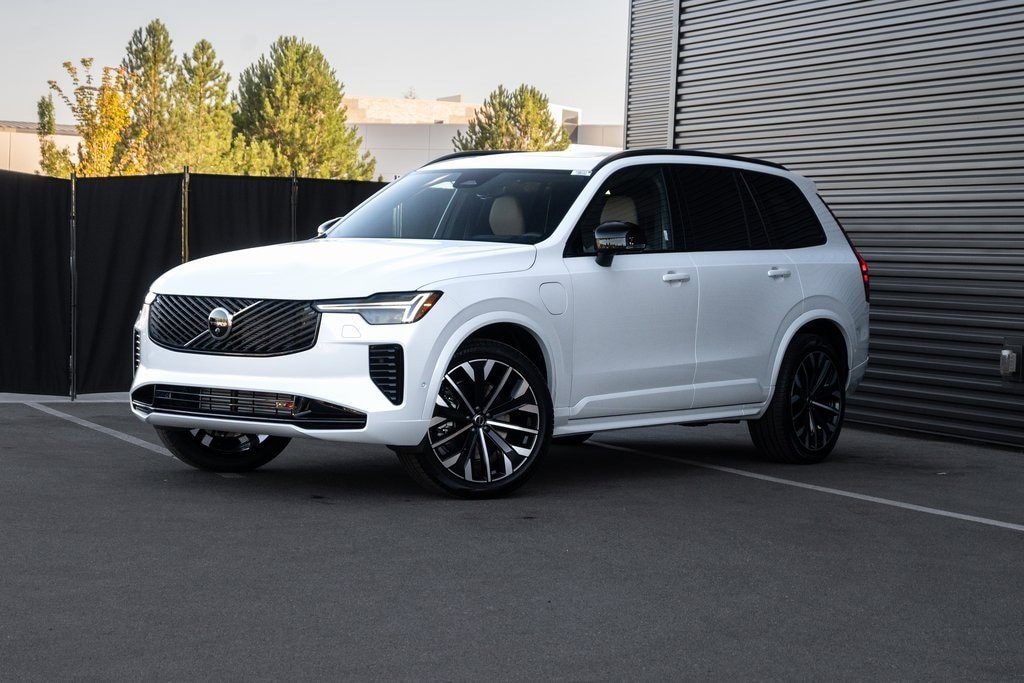 New 2026 Volvo XC90 plug-in hybrid T8 Ultra Dark Theme 7-Seater SUV