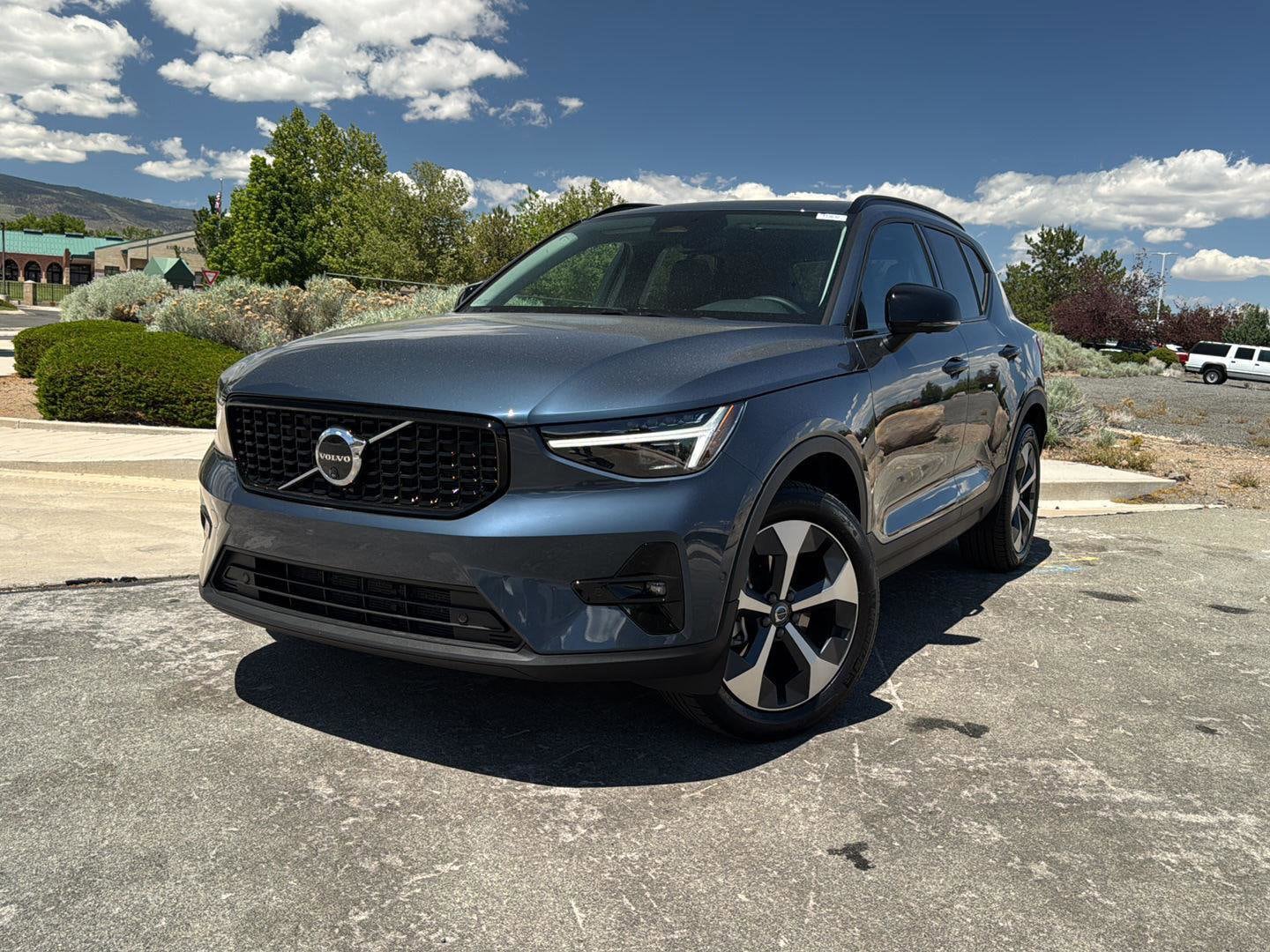 2026 Volvo XC40 Plus - Photo 7
