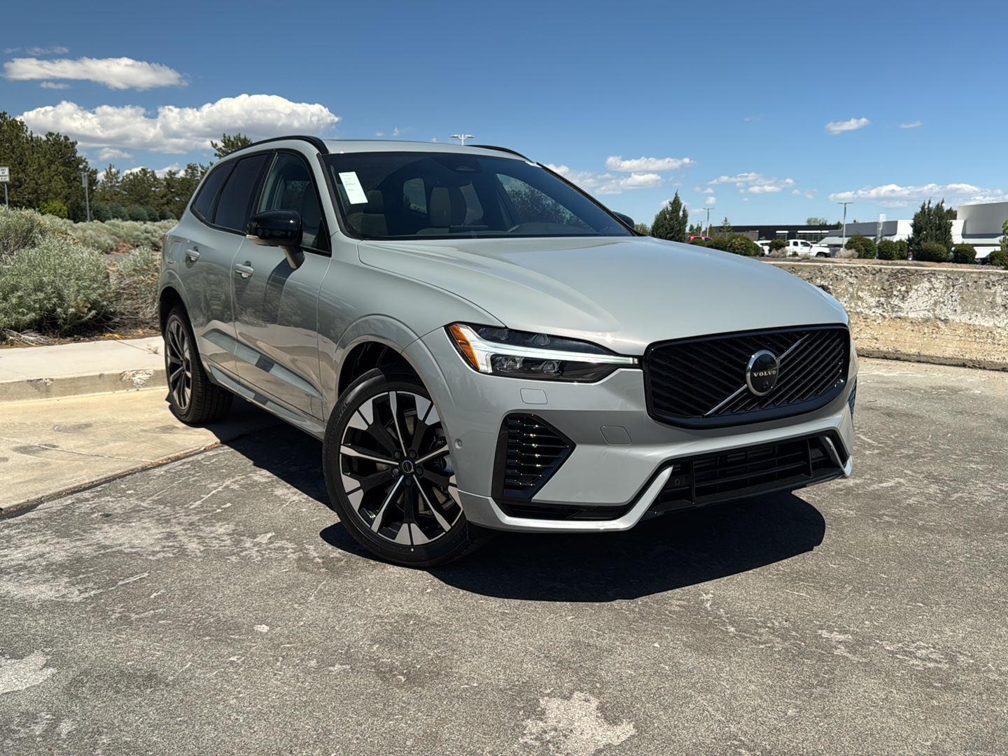 2026 Volvo XC60 T8 Plus Dark AWD's photo