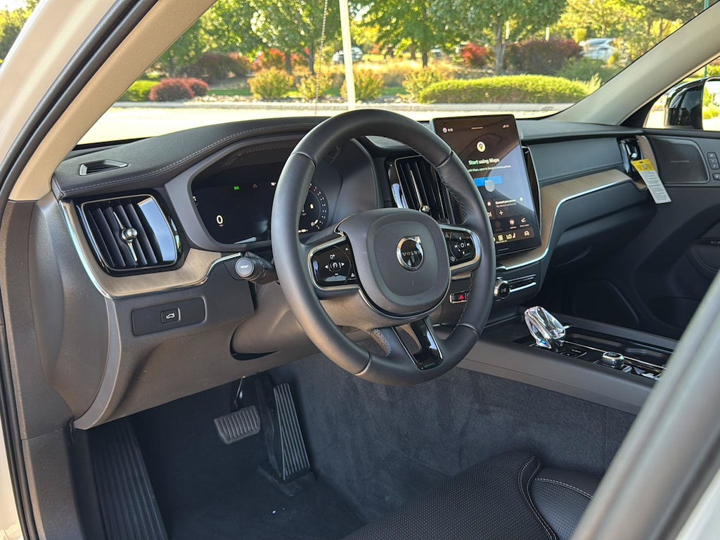 New 2026 Volvo XC60 B5 Ultra SUV