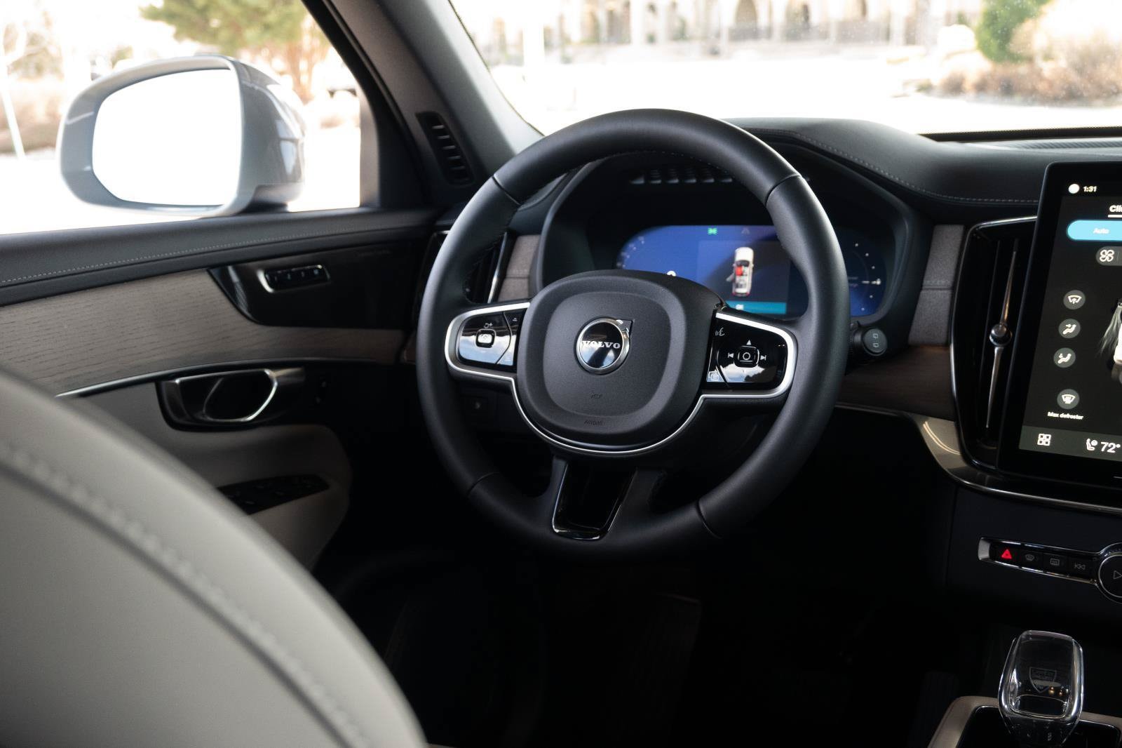 2026 Volvo XC90 Plus - Photo 4