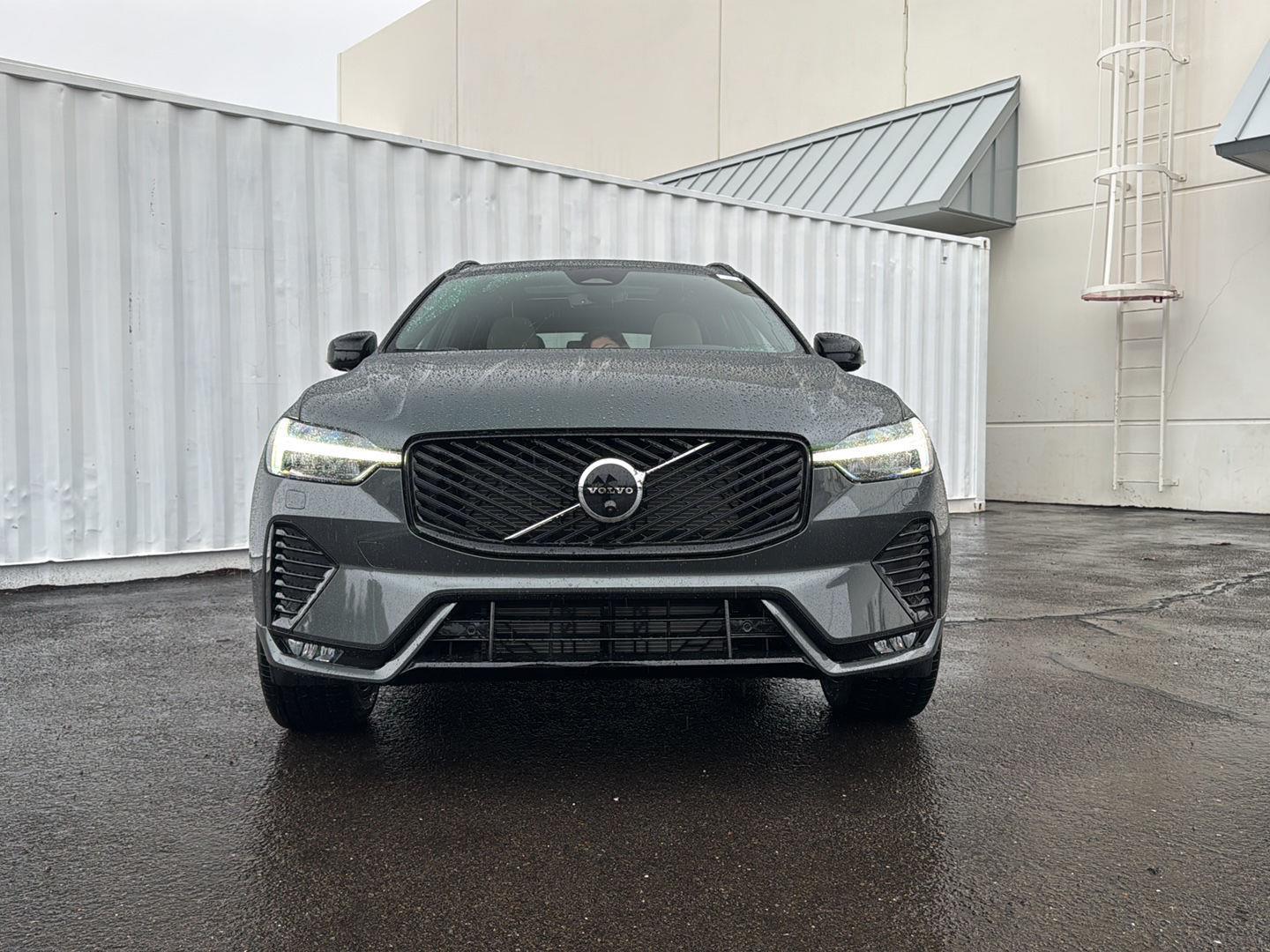 2026 Volvo XC60 Plus - Photo 11