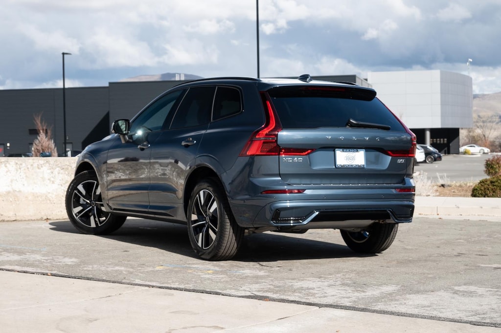 New 2026 Volvo XC60 plug-in hybrid T8 Plus SUV