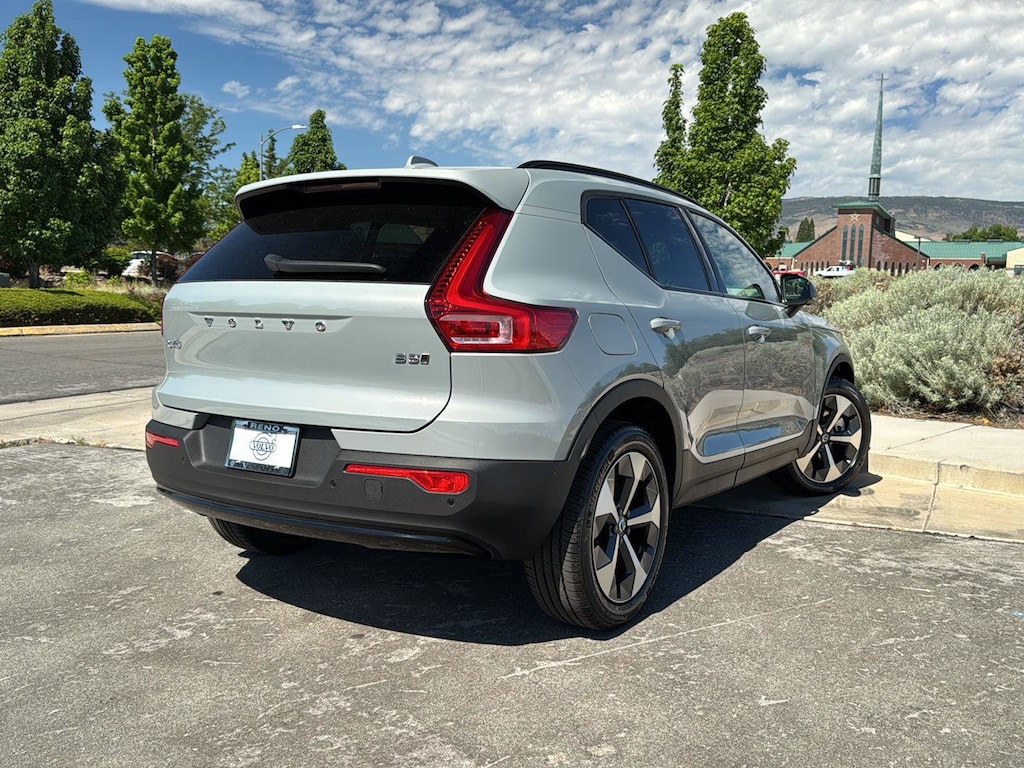 New 2026 Volvo XC40 B5 Plus SUV