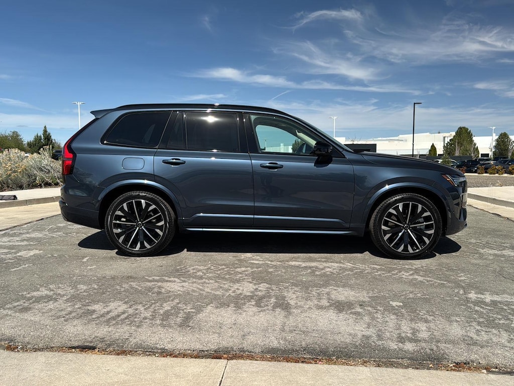New 2026 Volvo XC90 plug-in hybrid T8 Ultra Dark Theme 7-Seater SUV