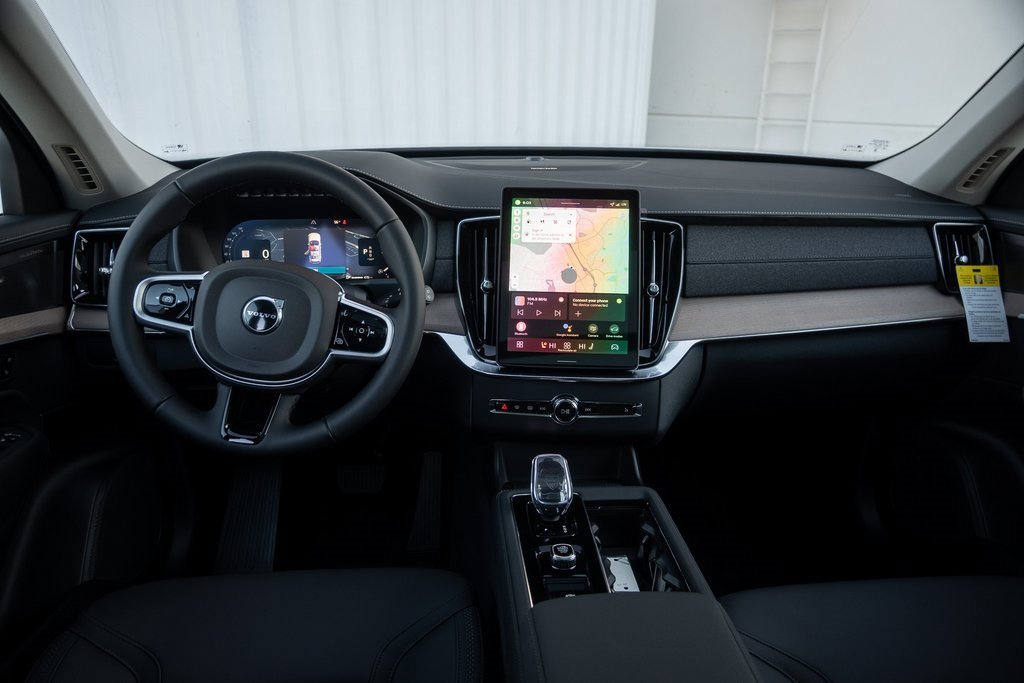 2026 Volvo XC90 Plus - Photo 21