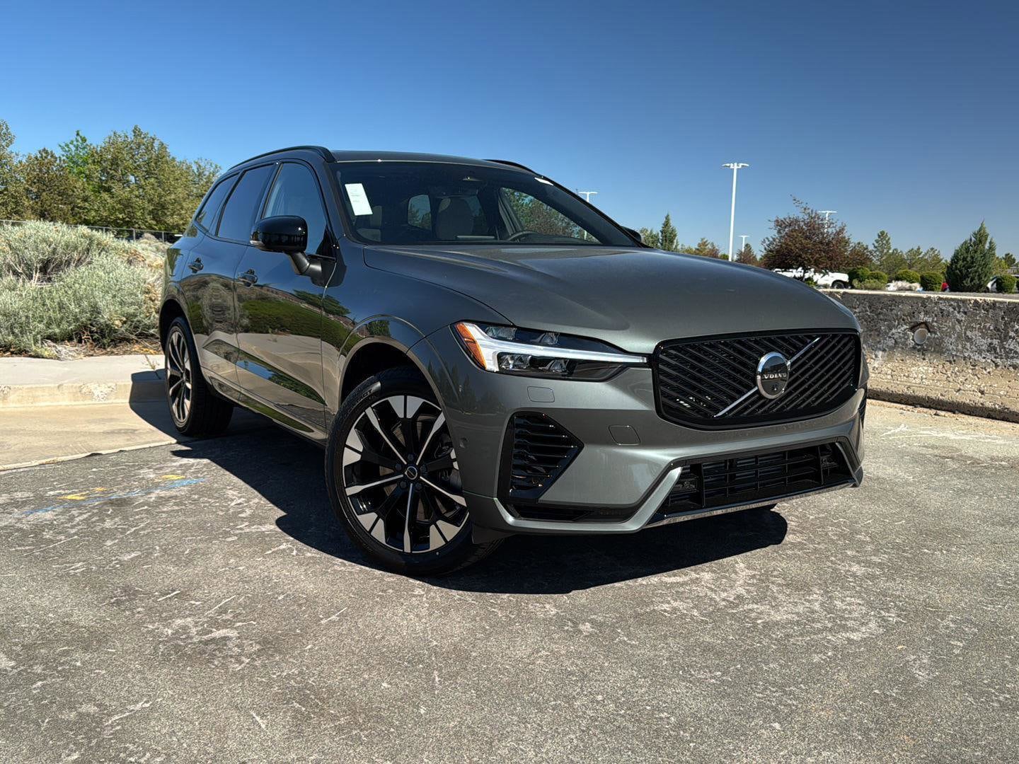 2026 Volvo XC60 T8 Plus Dark AWD's photo