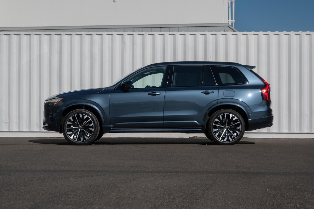 New 2026 Volvo XC90 B6 Ultra Dark Theme 7-Seater SUV