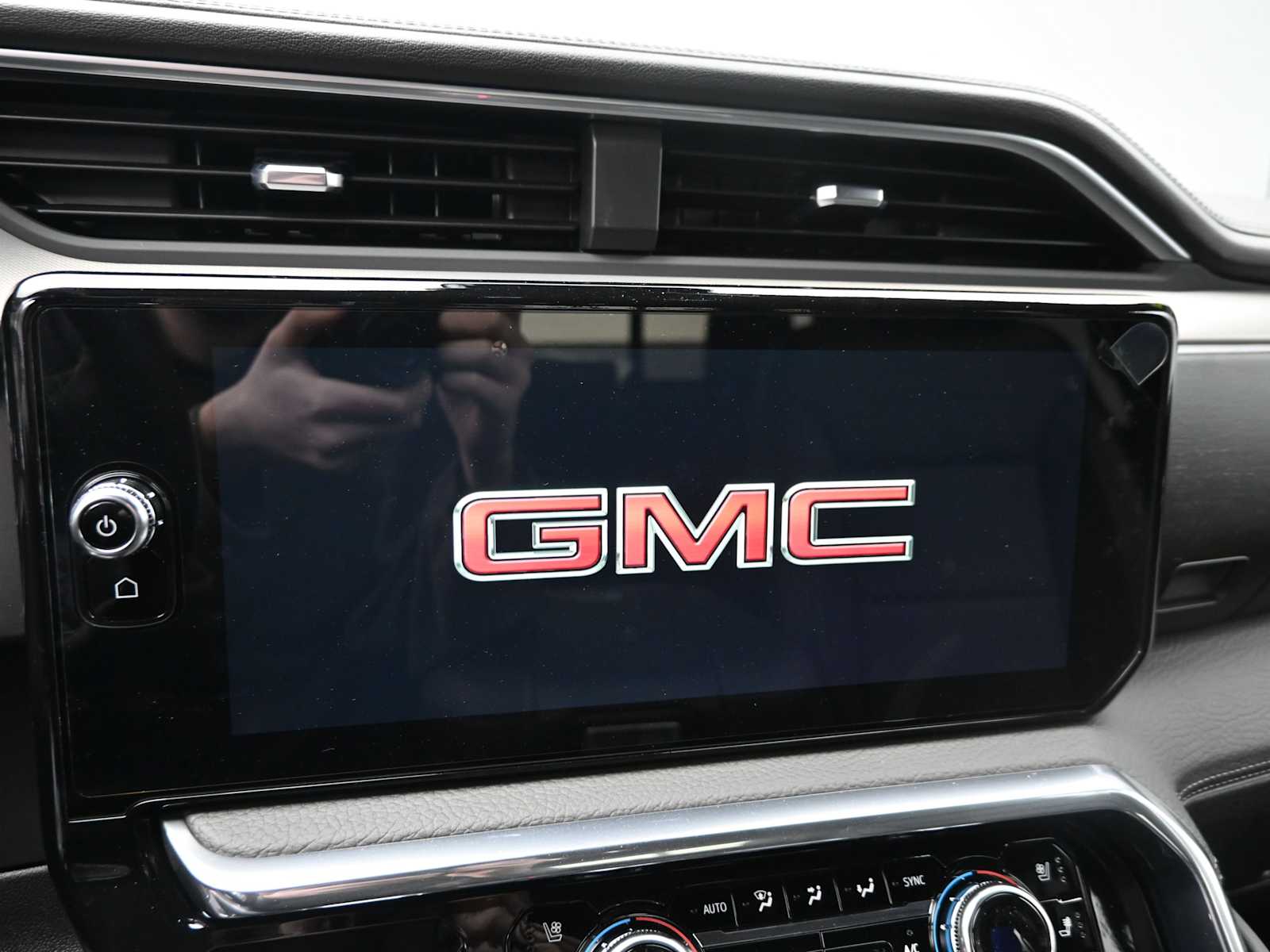 2026 GMC Sierra 1500 Denali - Photo 11