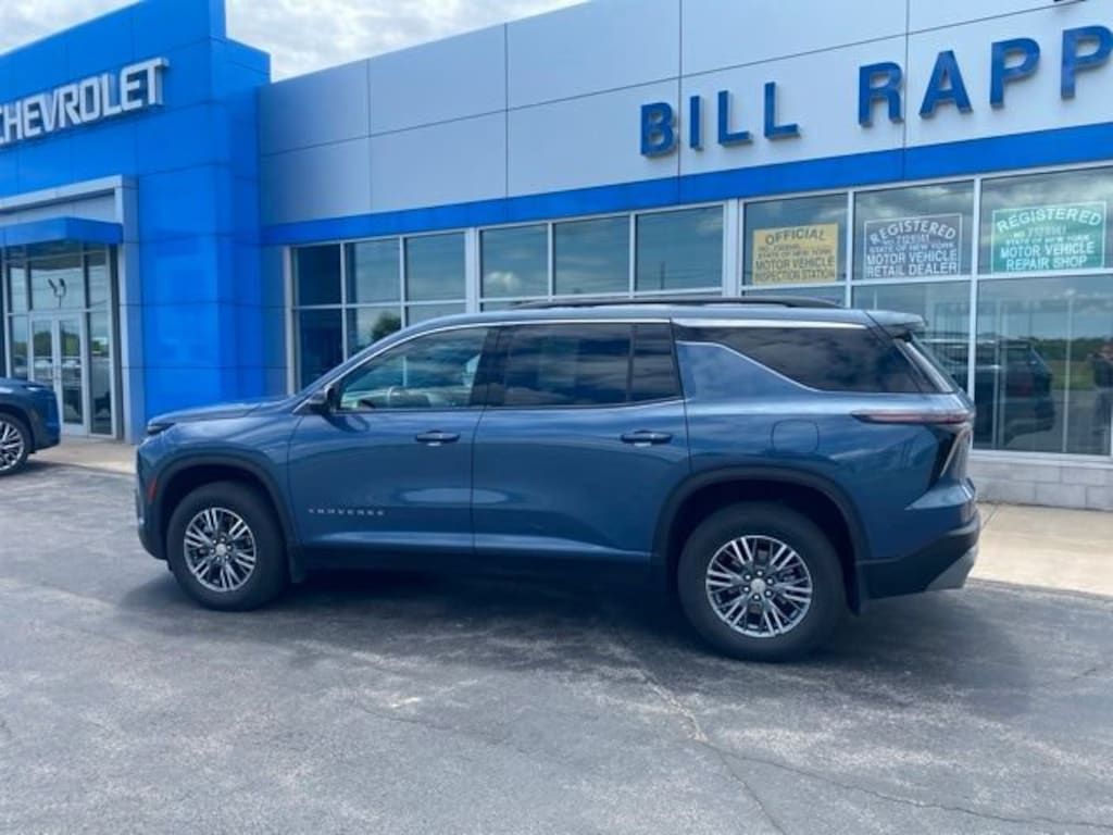 Used 2024 Chevrolet Traverse LT SUV