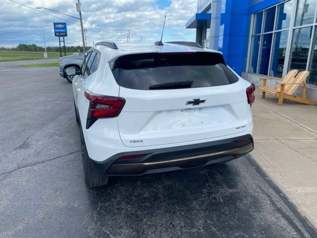 Used 2024 Chevrolet Trax Activ SUV