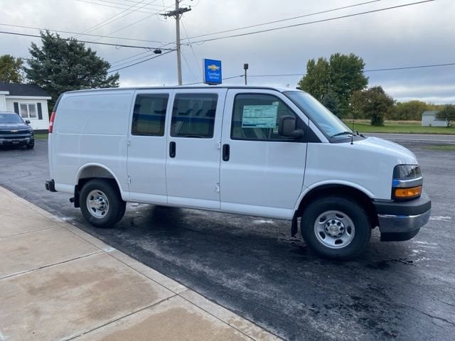 2025 Chevrolet Express Cargo Work Van - Photo 7