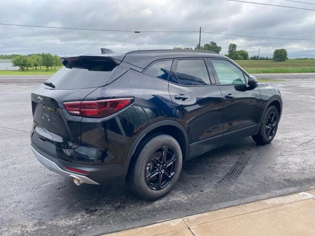2024 Chevrolet Blazer 2LT photo 2