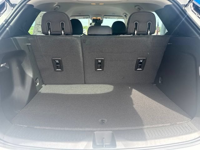 2027 Chevrolet Bolt LT - Photo 9