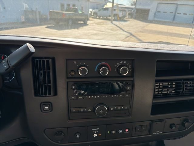 2025 Chevrolet Express Cargo Work Van - Photo 12