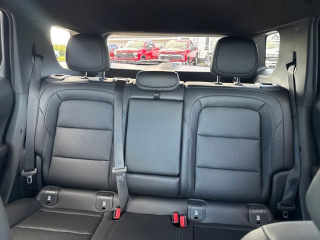2027 Chevrolet Equinox LT - Photo 18