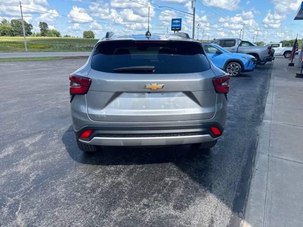 Used 2024 Chevrolet Trax LT SUV