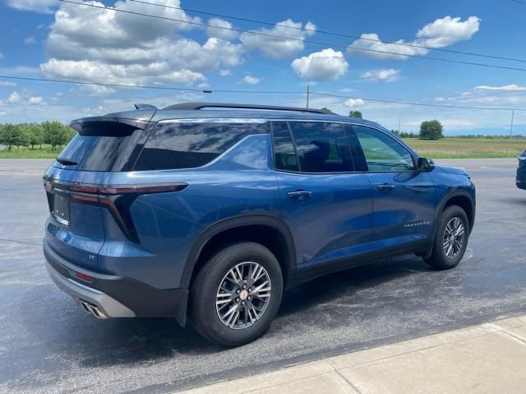 Used 2024 Chevrolet Traverse LT SUV
