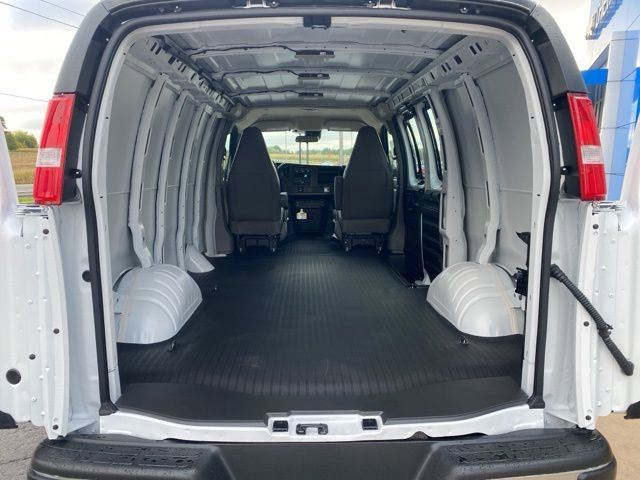 2025 Chevrolet Express Cargo Work Van - Photo 18