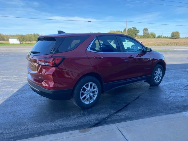 2024 Chevrolet Equinox LT photo 2