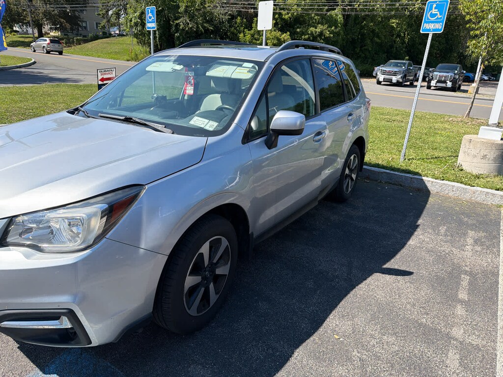 Used 2017 Subaru Forester Premium 2.5i CVT