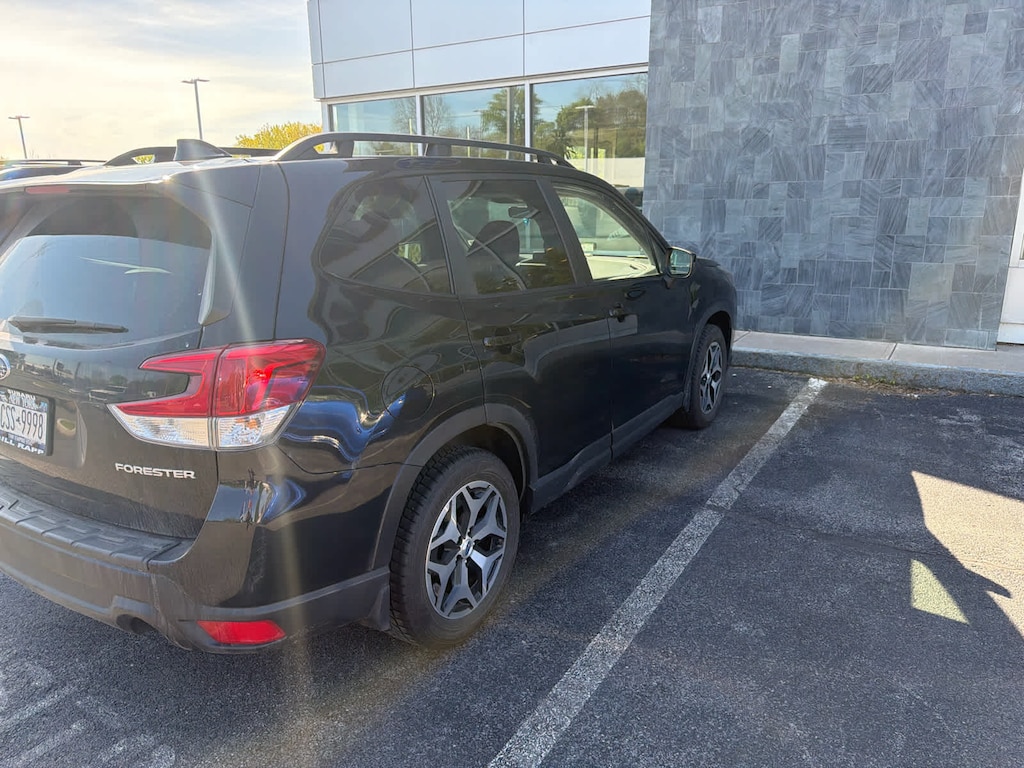 Used 2023 Subaru Forester Premium CVT