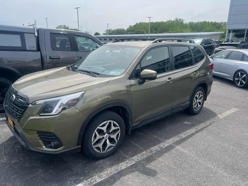 Used 2023 Subaru Forester Premium CVT