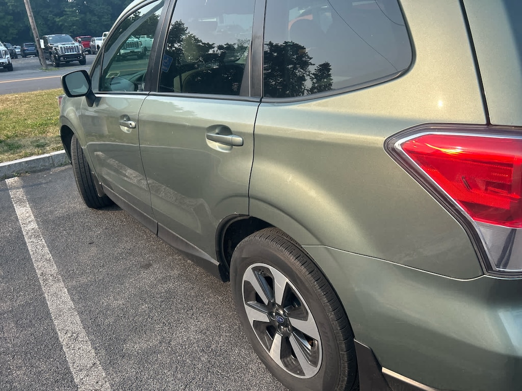 Used 2018 Subaru Forester Premium 2.5i CVT