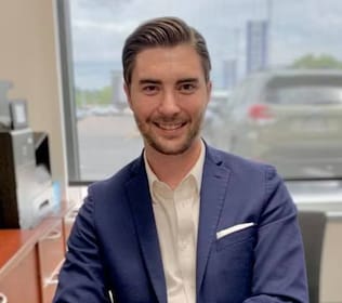 Staff member Sean A from 7c708338130f