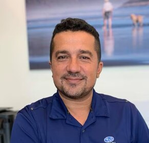 Staff member Ulas U (Türkçe konuşuyorum) from 7c708338130f