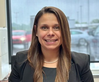 Staff member Alisha Z from 7c708338130f