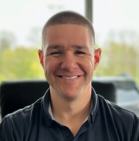 Staff member Ernie B from 7c708338130f