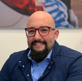 Staff member Matthew R from 7c708338130f