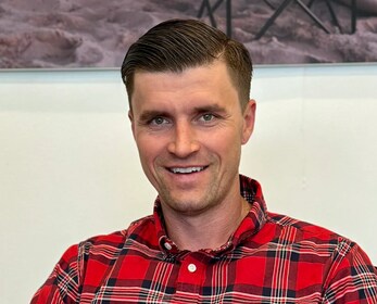 Staff member Stephen R from 7c708338130f