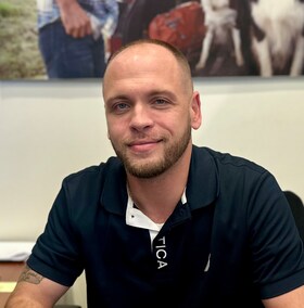 Staff member Jim Read from 7c708338130f